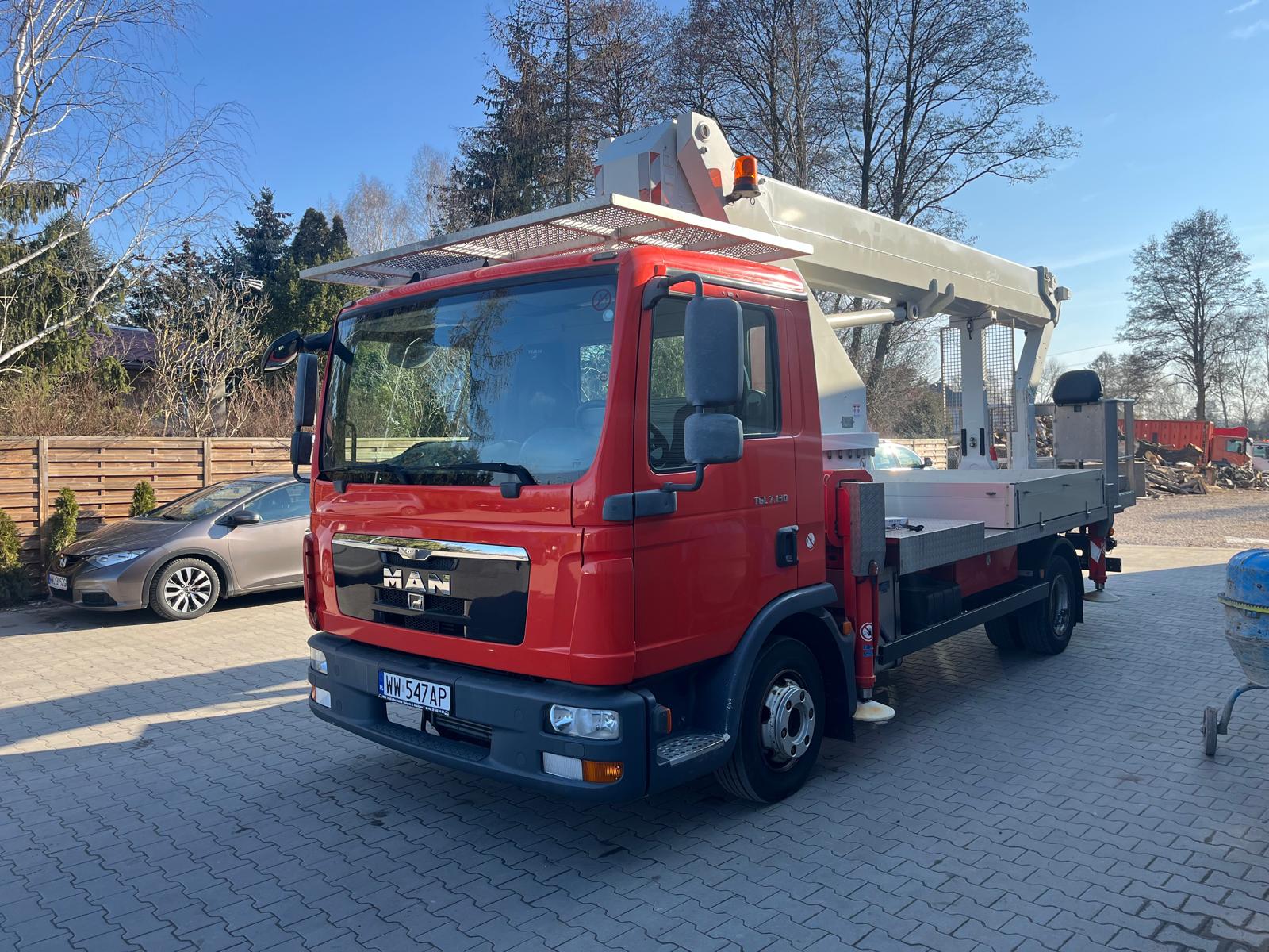 Wumag WT300 — podnośnik koszowy 30 m PINUS Warszawa